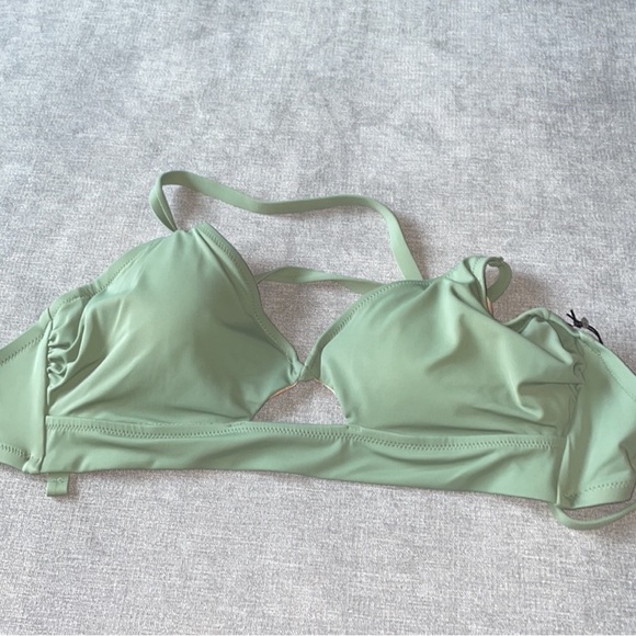 Shade & Shore Women's Light Green Cut Out Bikini Top - Picture 3 of 4